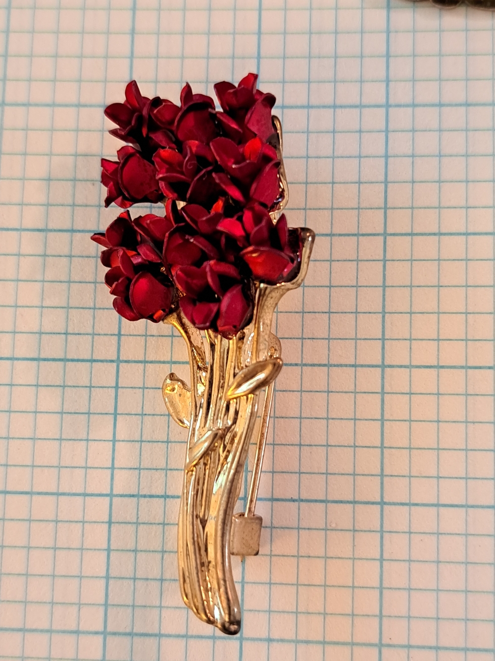 Avon Gold-Tone Bouquet Brooch Pin with Deep Red Flowers